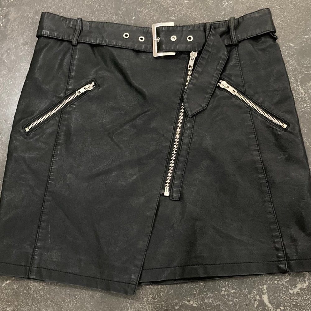 Forever 21 Black Mini Skirt with Zipper Details